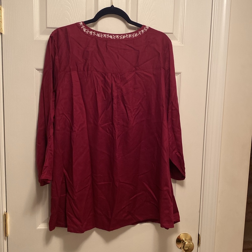 Brand New Avenue Maroon 3/4 Length Sleeves Top…size 18/20 - Picture 2 of 5